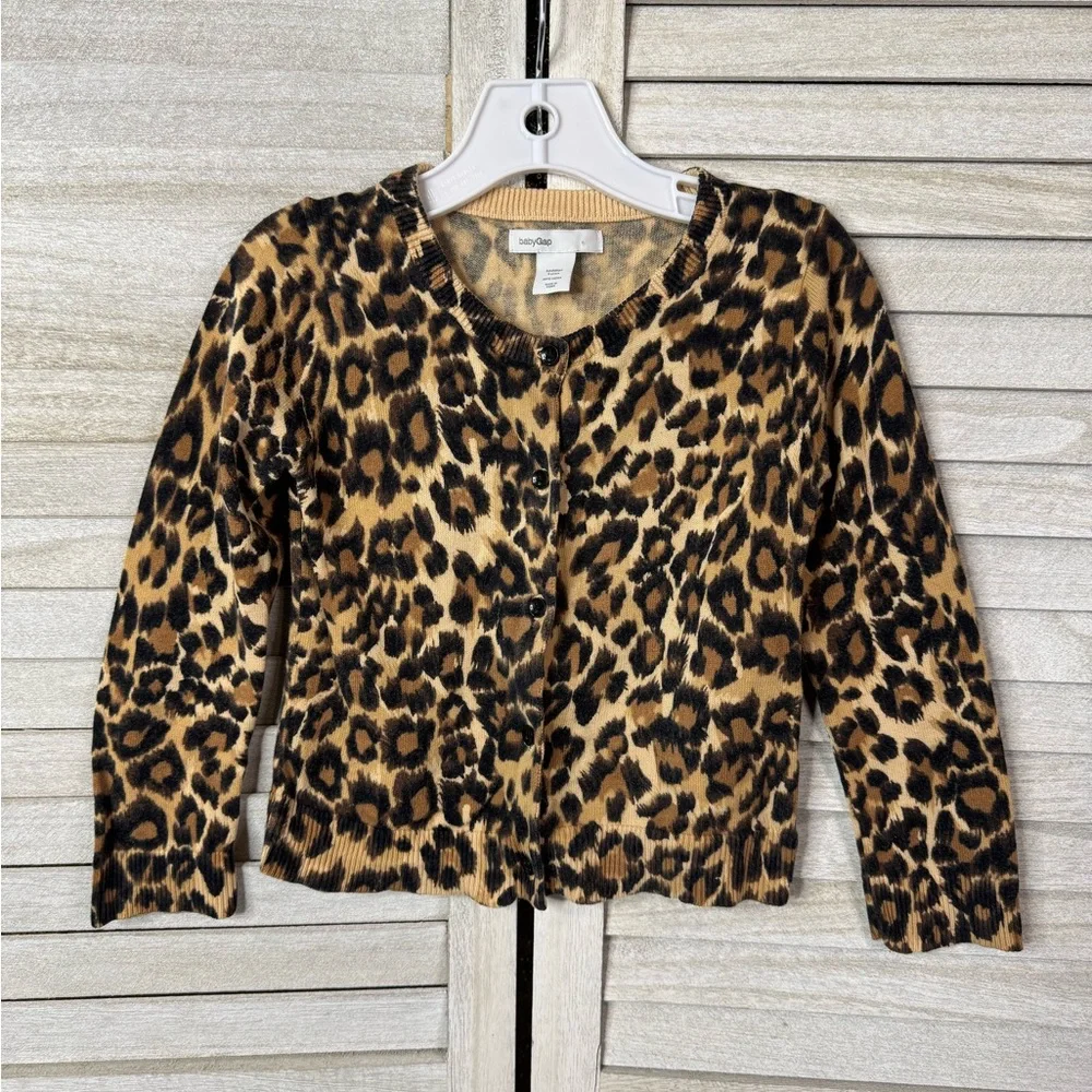 Gap Kids Size 4, Leopard Cardigan. Good Condition. Light Weight Cardigan.